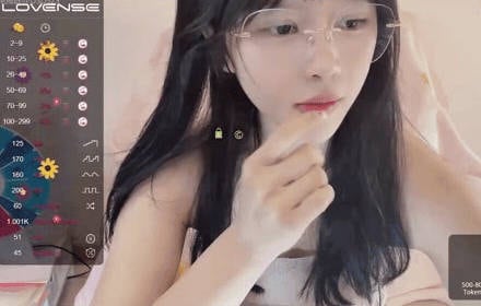 23岁平面模特【MiSSLee01】跳蛋自慰~表情真骚01 (7)