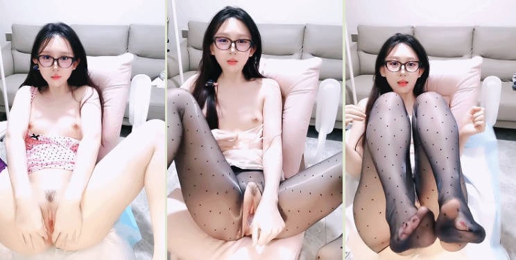 最骚眼睛小妹妹【芋俞雨玉】小穴很干净粉嫩 可吃 开档丝袜性感美腿 极品大屁股 跳弹水晶棒自慰 超爽 (1)