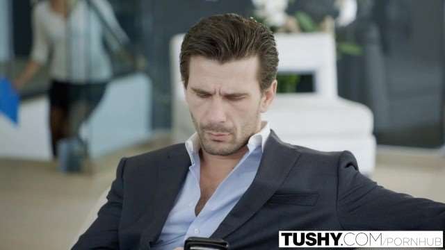 TUSHY秘书凯特被客户爆肛 狂操屁眼内射